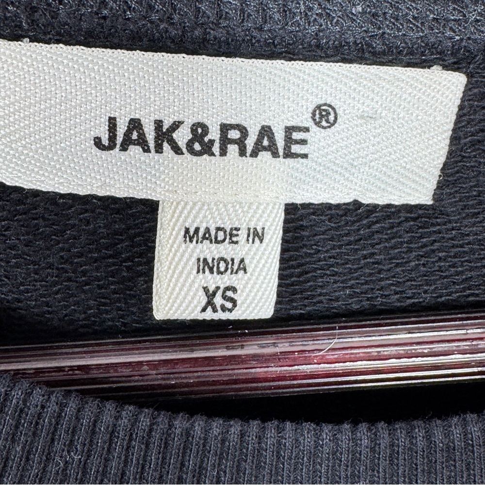 Jack & Rae Embroidered‎ Floral Cropped Sweatshirt Black XS - Picture 8 of 11